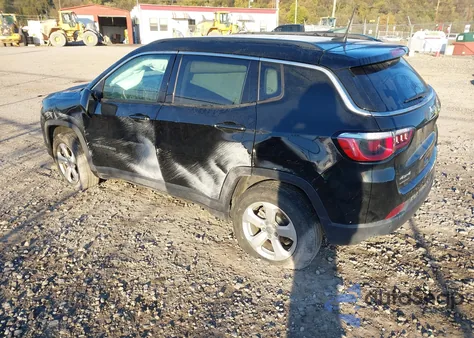 2018 Jeep Compass Latitude 4X4 z USA, uszkodzony, nr VIN 3C4NJDBB2JT174990